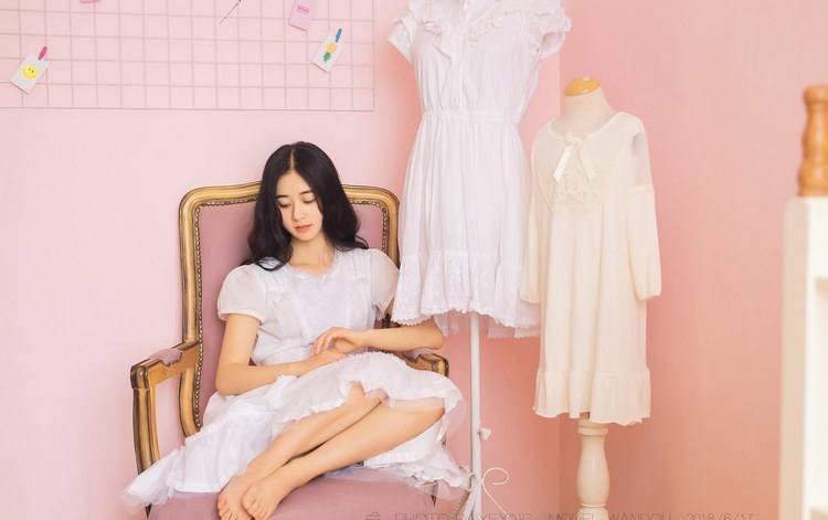 司机迷晕女客拍裸照