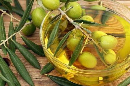 橄欖油有什麼功效與作用 盤點橄欖油的美容方法
