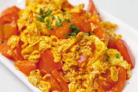 西红柿炒鸡蛋怎样炒好吃不腻 最佳制作步骤做法推荐