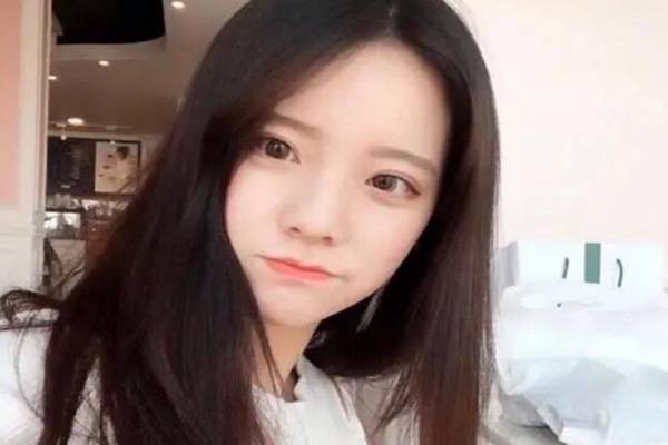 网红偷窥女厕被拘