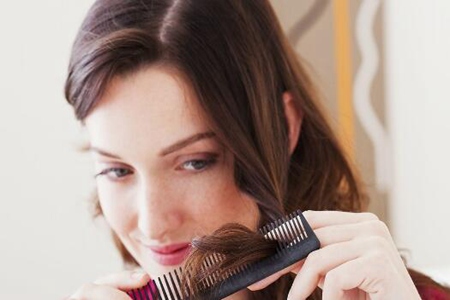掉头发严重是什么原因女性？这五个脱发的原因及饮食治疗