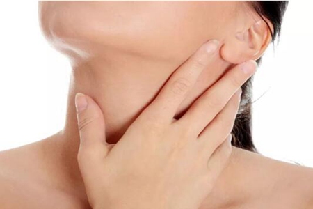 喉咙痛怎么治疗最快方法？这五个迅速帮化解疼痛方法