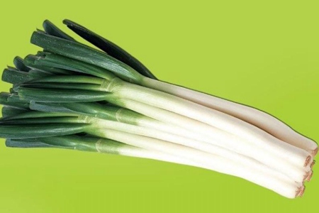 大葱有什么功效与作用 是否可以缓解鼻塞叶子能吃吗