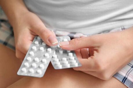 吃了紧急避孕药月经推迟多久正常？避孕药导致月经不调怎么办