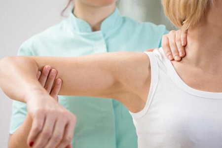 肩周炎怎么治疗最快最好方法？这五个方法缓解肩周炎疼痛