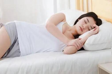 睡醒后腰疼怎么回事？這五個原因造成得及時治療