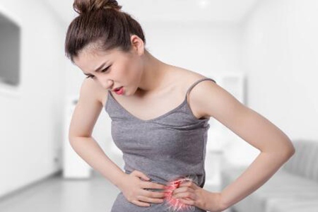 胃疼一陣一陣的疼怎麼回事？這5個原因在作怪要及時治療