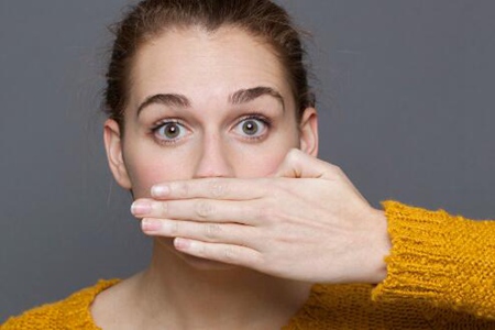 嘴里发苦是什么原因造成的？这五个因素切不能大意