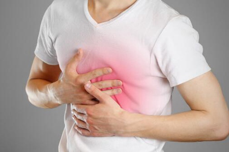 胃酸胃脹反酸水燒心是怎么回事？（這五個因素做好護理改善）