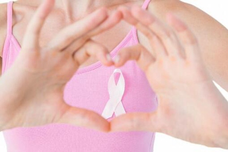 乳腺癌的早期症状和前兆？(有这五种症状的女性更要注意及时治疗)