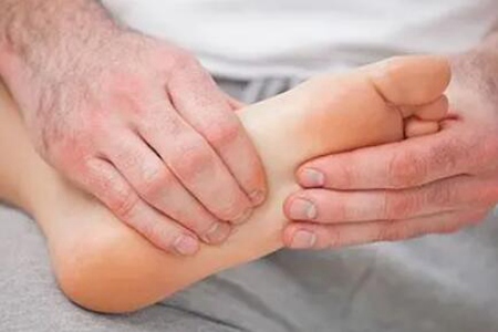 腳麻是什麼原因？這五個原因造成得及時治療