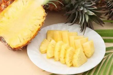 吃菠萝有什么功效和作用？这五个功效美容养颜消除水肿