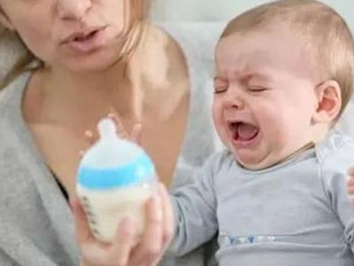 喝母乳的寶寶頻繁醒來，媽媽別擔心，五個原因告訴你