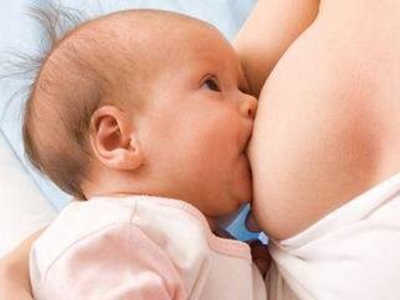 喝母乳的宝宝频繁醒来，妈妈别担心，五个原因告诉你