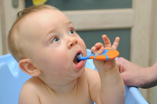 如何給寶寶做口腔護理!